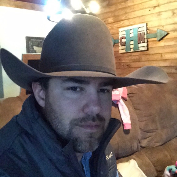 Meet your Posher, Cody - Picture 1 of 1